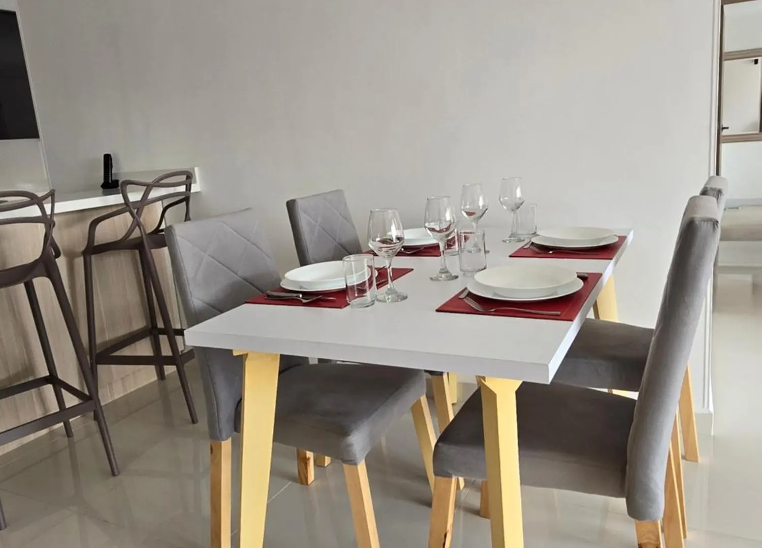 Luxory Apt Provenza 메딜린